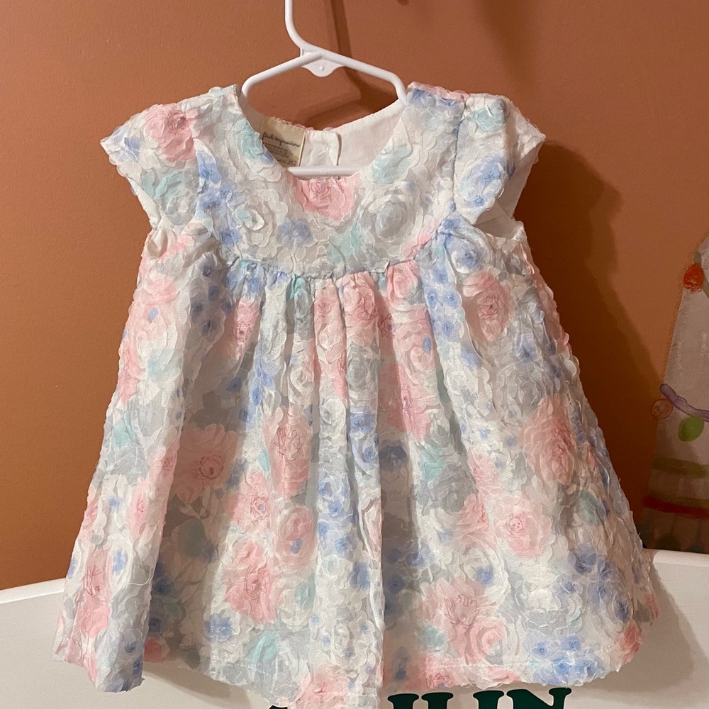 Beautiful First Impression Dress.  Sz 18 mo.